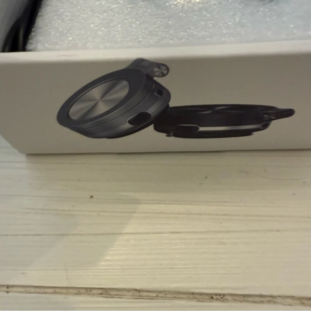 Vacuum Phone Holder Silver Circular Device - NEW